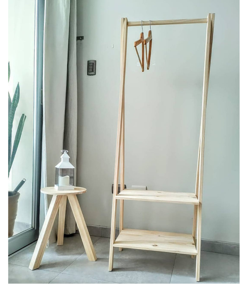 Colgador minimalista con zapatera