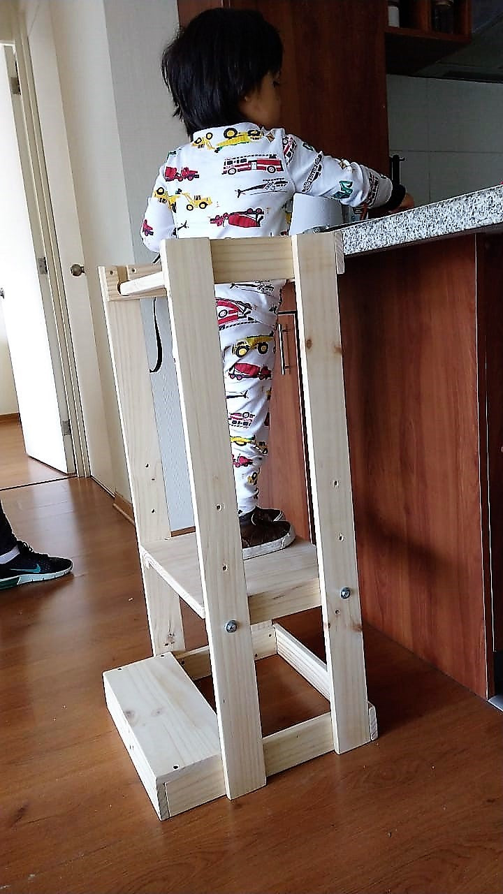 Torre de Aprendizaje Montessori Cute de madera | Autonomía y seguridad infantil