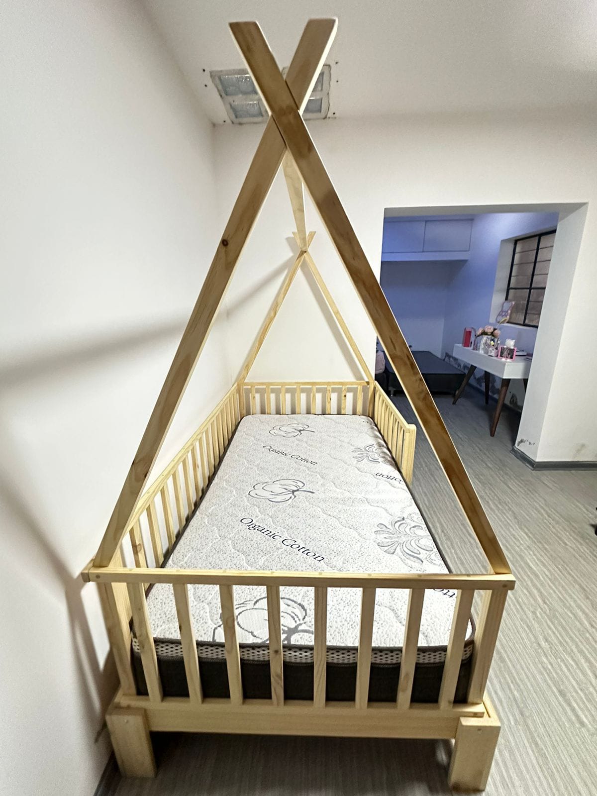 Cama Montessori Carol – Cama infantil segura y de madera para niños