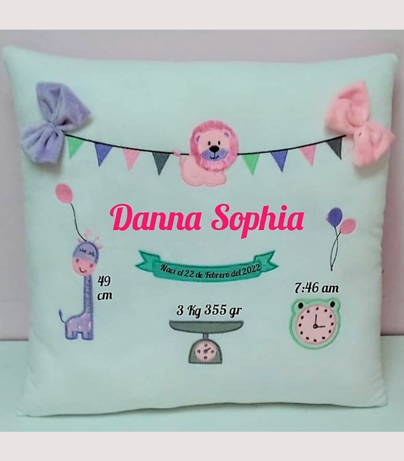 Cojín nacimiento personalizado