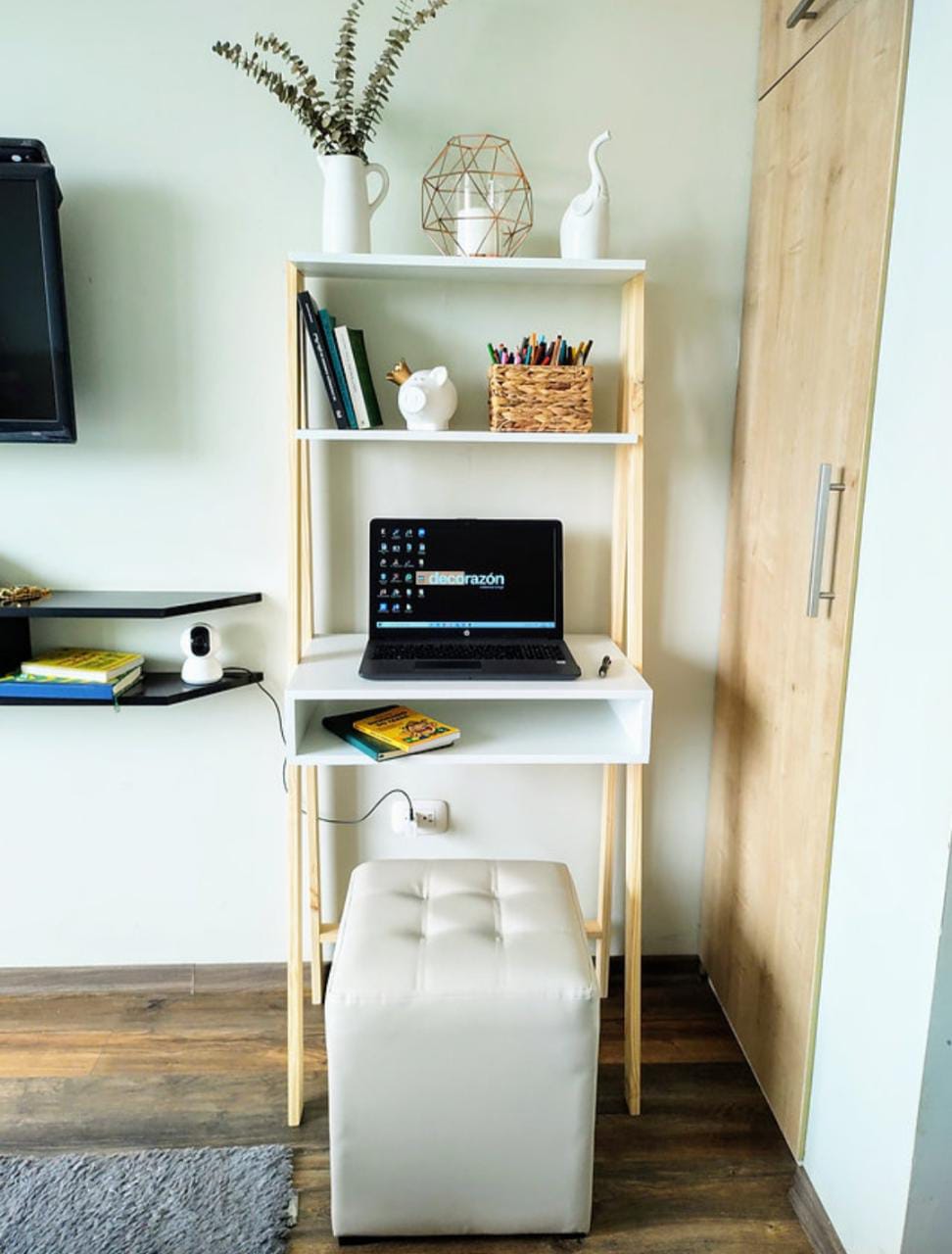 Escritorio Minimalista en pino y melamina