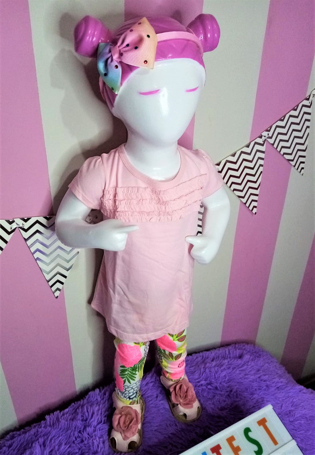 Conjunto floral de leggings y camiseta de jersey fruncido de 2 piezas, Tallas 2T.
