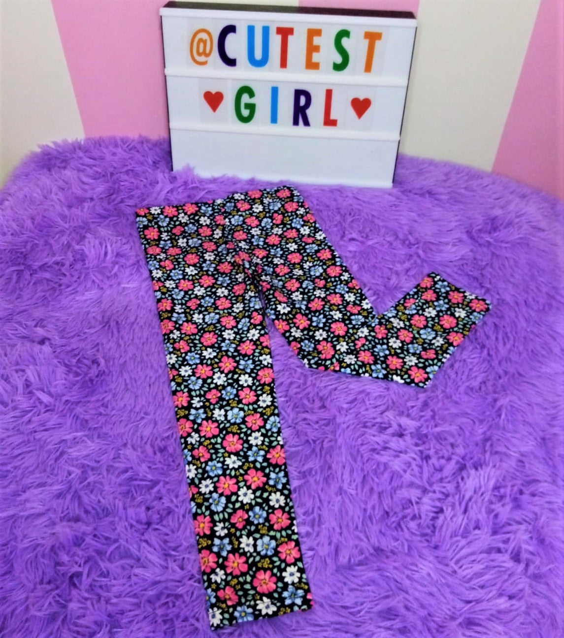 Leggings de flores pequeñas, Talla 3T.