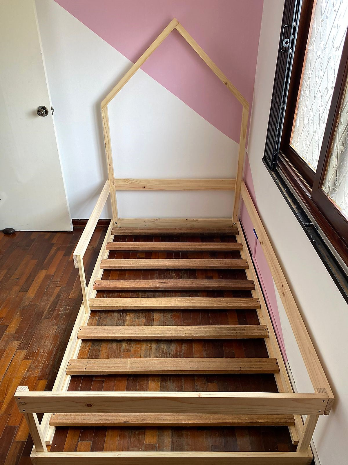 Camita Montessori Camila – Dulzura, seguridad y autonomía desde los 2 años