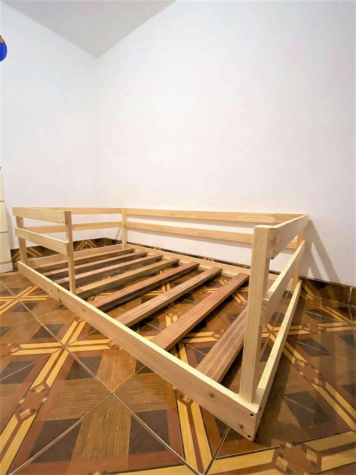 cama montessori con barandas peru