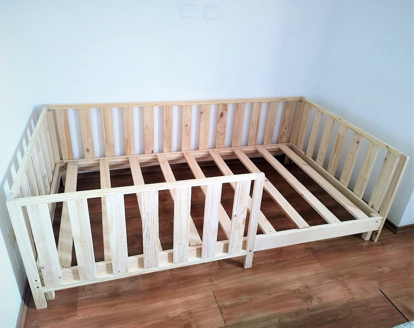 Cama minimalista "Baby" Plaza, plaza y media y dos plazas