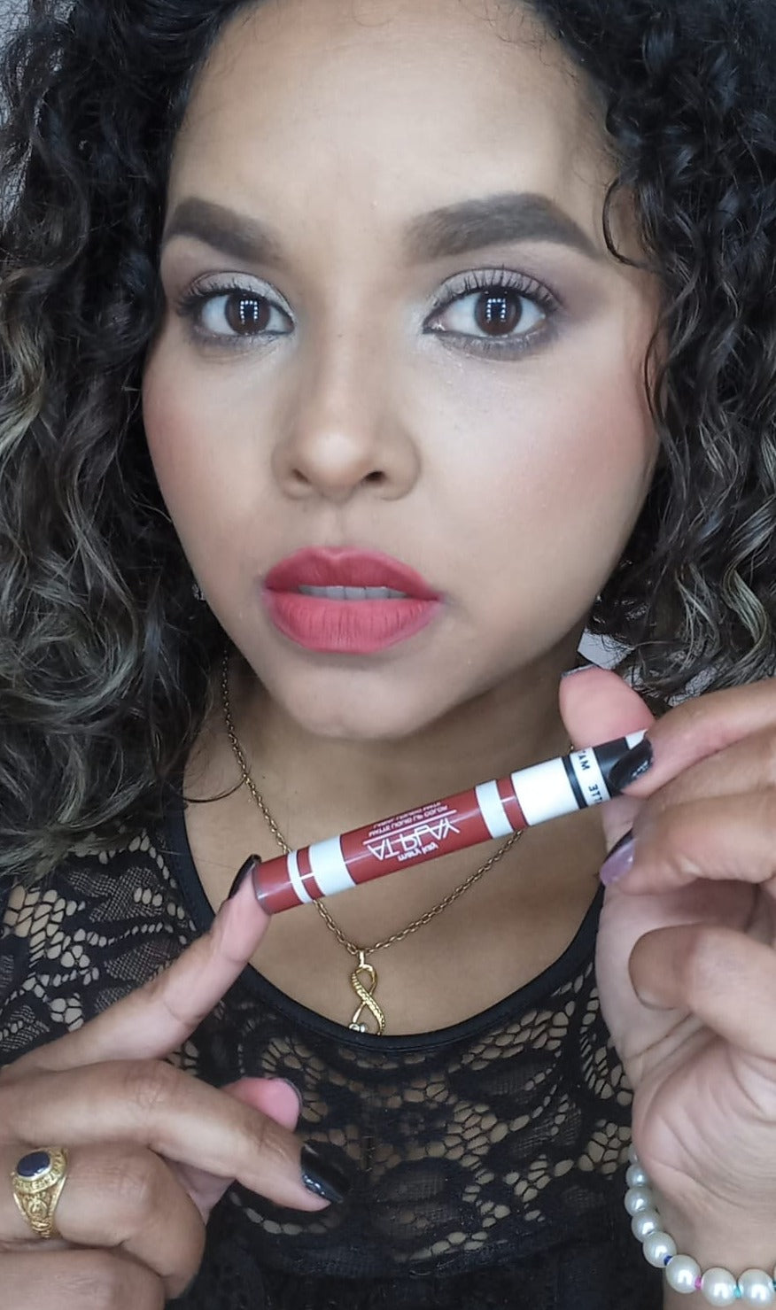 Labial Líquido Mate Mary Kay At Play Red Alert