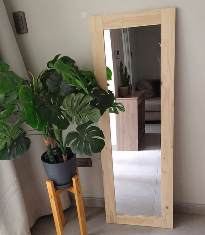 Espejo de cuerpo completo de madera para pared o piso en dormitorio estilo moderno