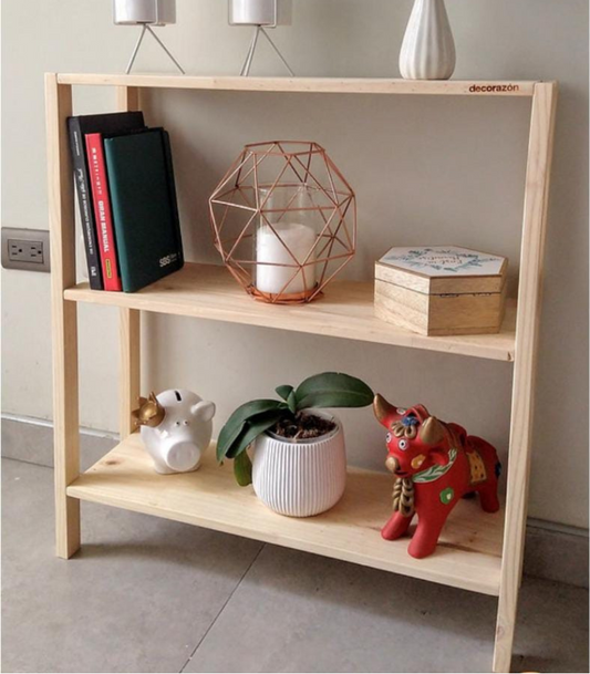 Estante multiuso Radiant de madera de pino con diseño compacto para organizar libros, plantas y decoración