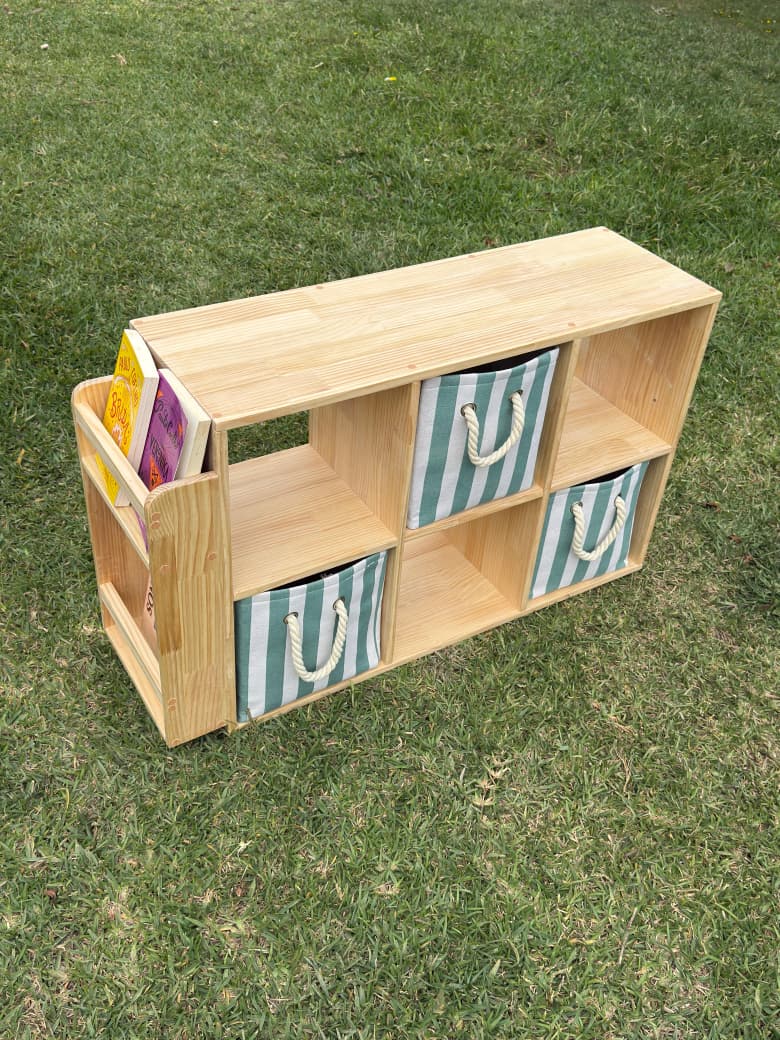 Juguetero en pino Ana