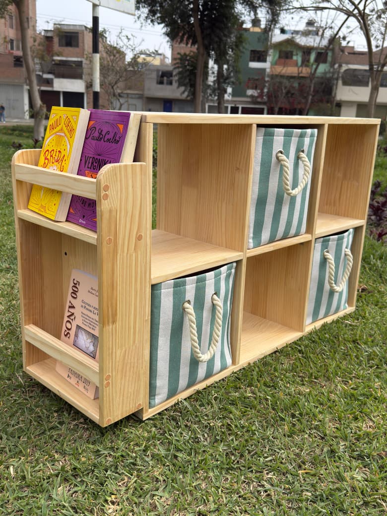 Juguetero en pino Ana