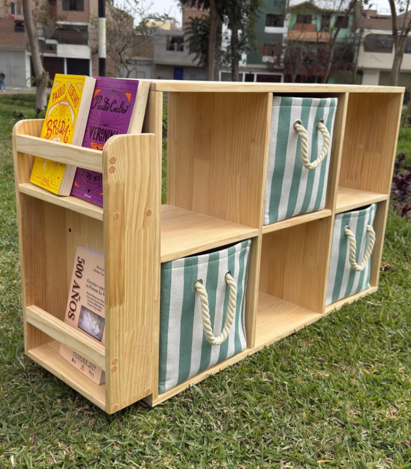 Juguetero en pino Ana