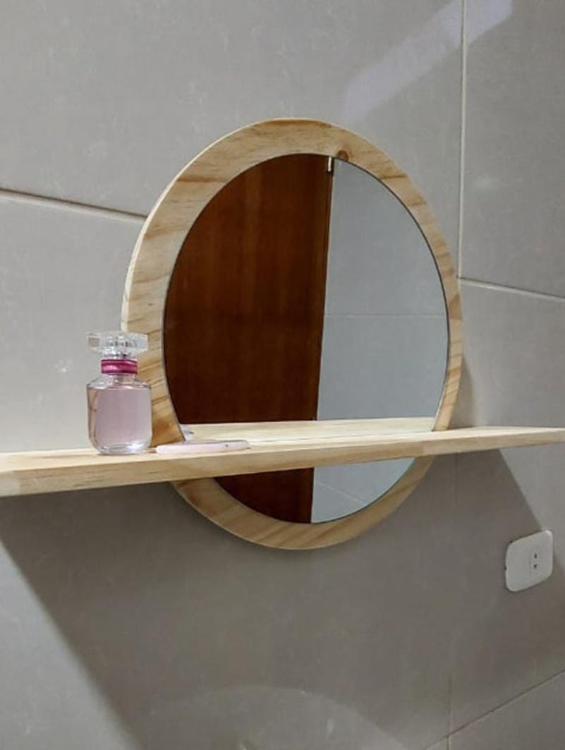 Espejo nórdico con borde de madera