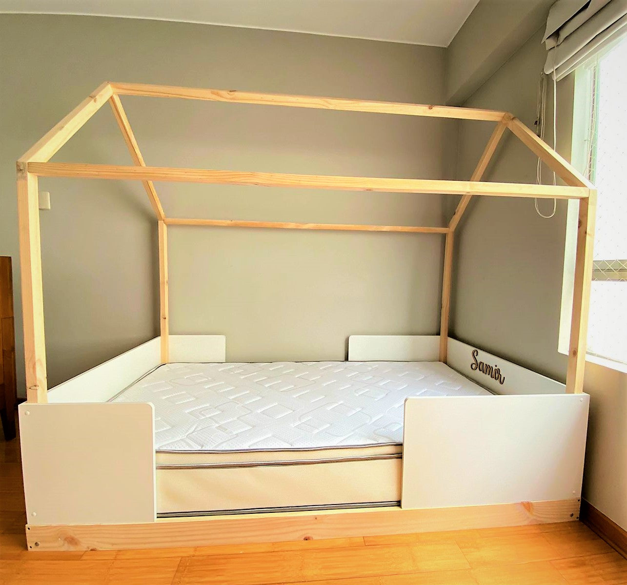 cama montessori con barandas