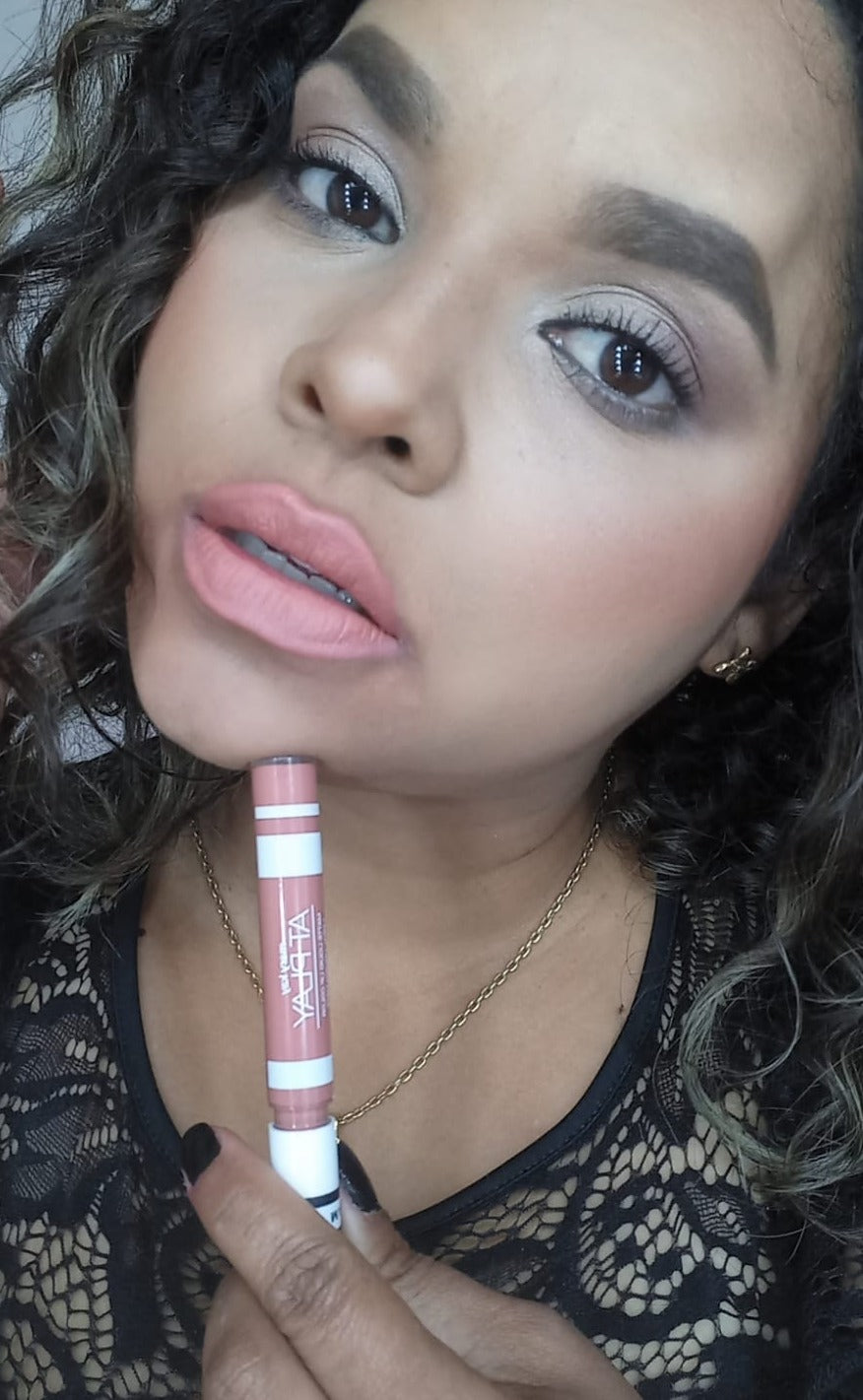 Labial Líquido Mary Kay At Play CORAL ME BACK